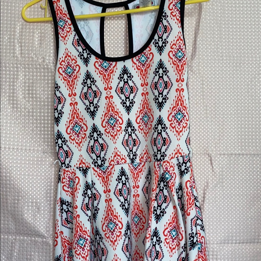 Light Spring dress! - Picture 5 of 6